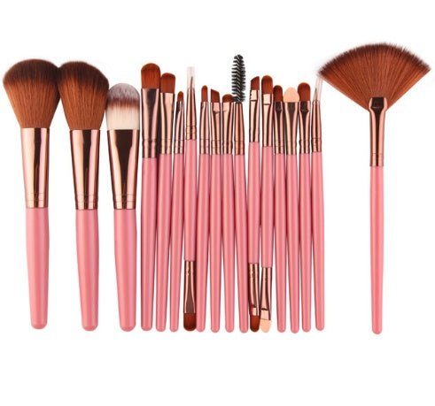 Brush Suits With Fan-Shaped Makeup